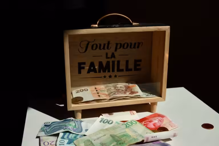 La paie expliquée simplement : le guide incontournable pour débutants