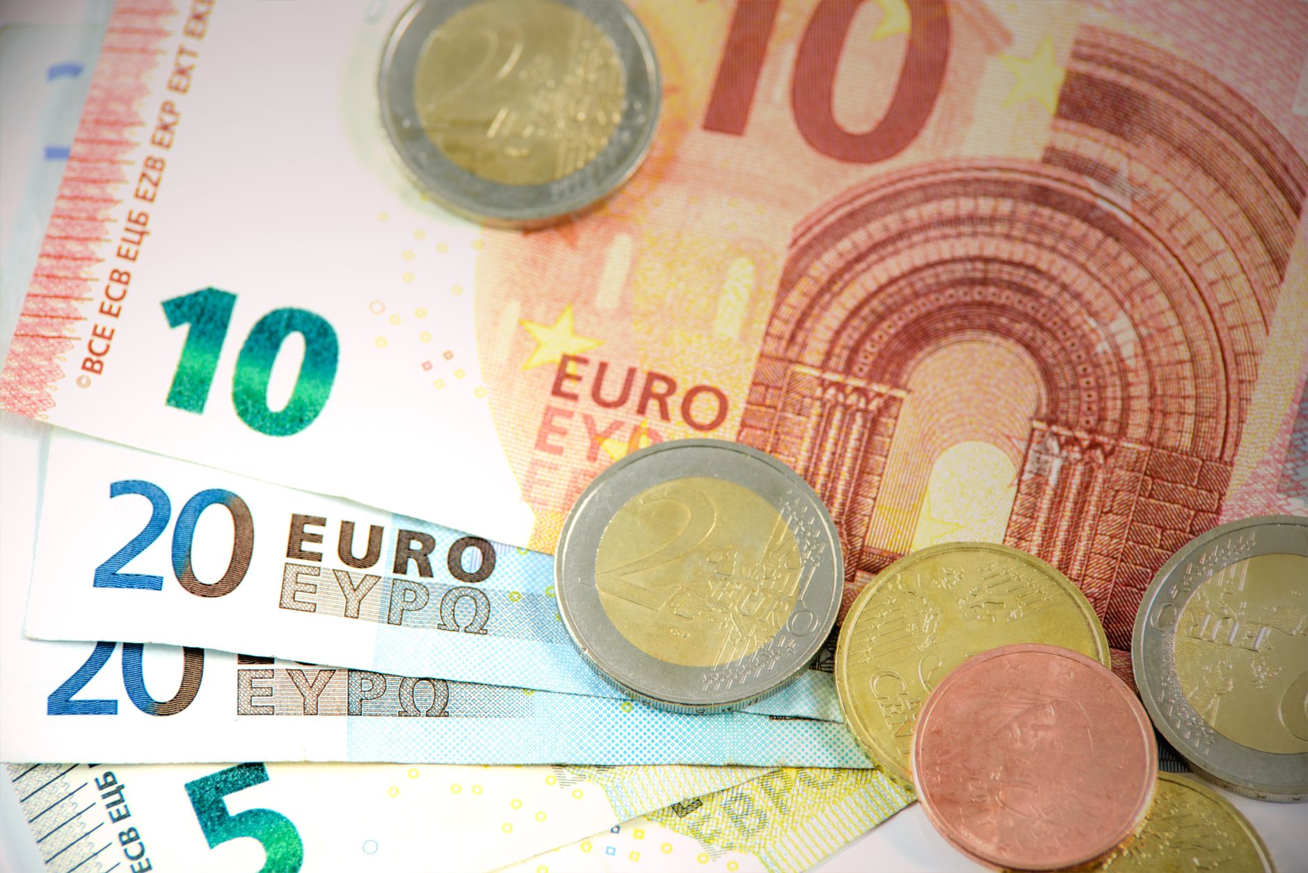 Travail à 10 heures au SMIC : quel salaire pouvez-vous espérer ?