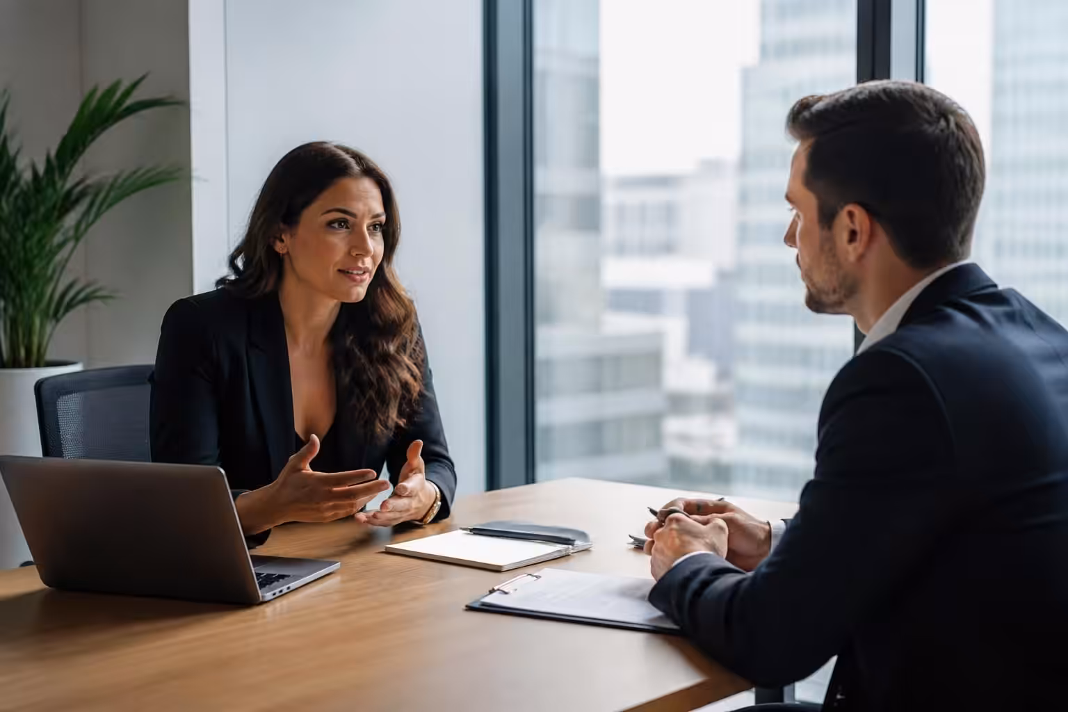 découvrez comment bien évaluer votre profil professionnel pour réussir votre négociation salariale et obtenir le salaire que vous méritez.